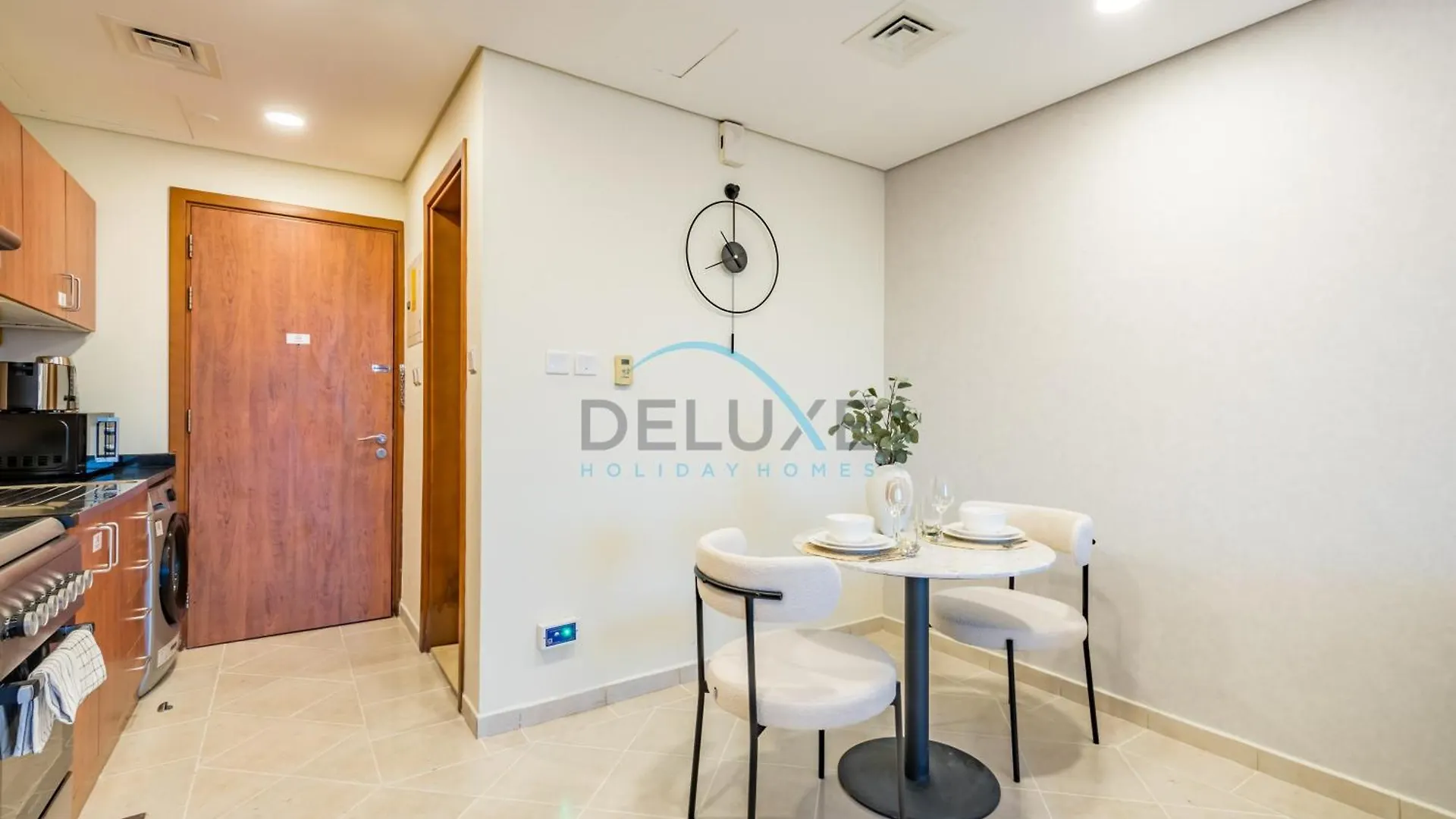 Apartment Chic Studio In The Crescent A, Dubai Production City By Deluxe Holiday Homes