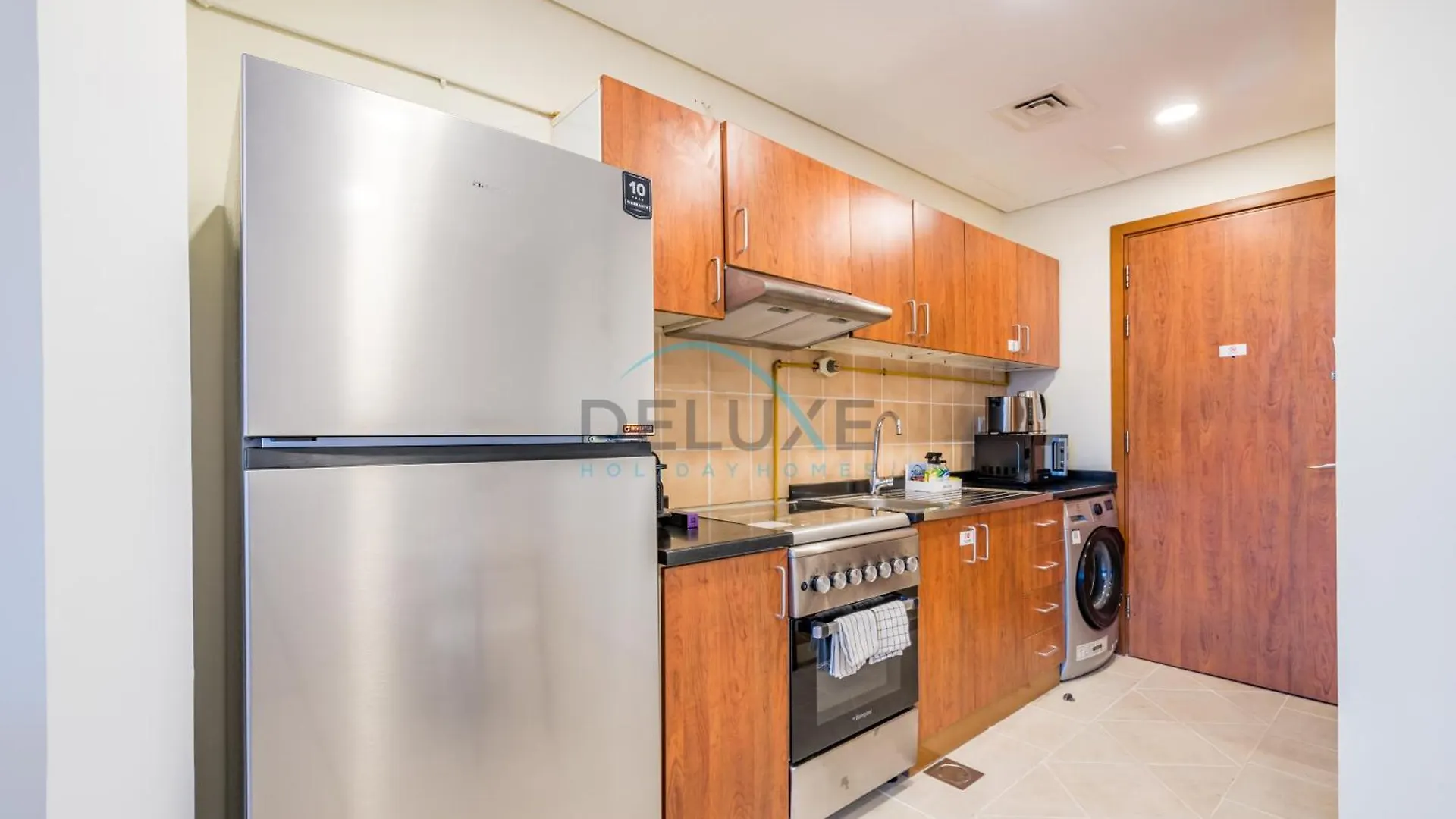 Apartment Chic Studio In The Crescent A, Dubai Production City By Deluxe Holiday Homes