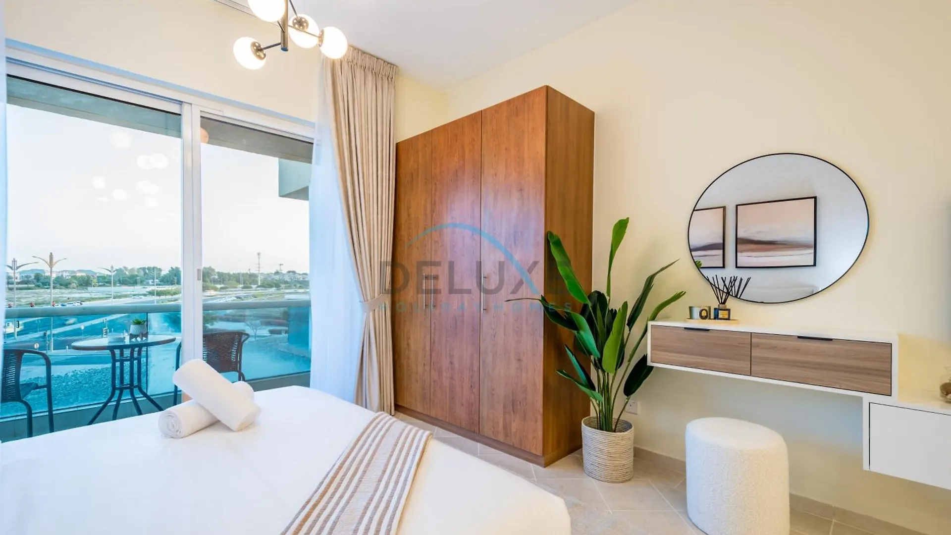 Apartment Chic Studio In The Crescent A, Dubai Production City By Deluxe Holiday Homes